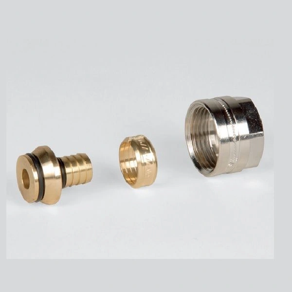 Соединение резьбовое 20х3/4" (евроконус) со стяжным кольцом  alpex, хром Frankische
