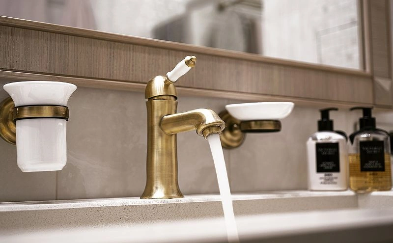 Смеситель для умывальника VILLA, монолитный, с донным клапаном клик-клак, бронза, LEMARK