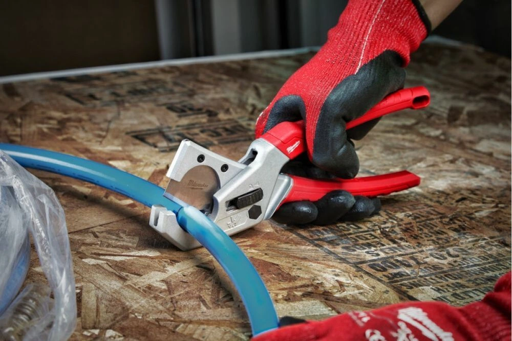 Резак для пластиковых труб,Milwaukee 4932479407