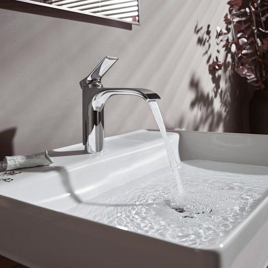 Смеситель для раковины Vivenis 110мм со сливным гарнитуром HANSGROHE
