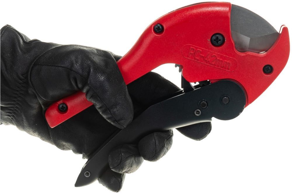 Ножницы по металлопластиковым и пластиковым трубам до 42 мм ЗУБР MX-300 Ножницы по металлопластиковым и пластиковым трубам до 42 мм ЗУБР MX-300